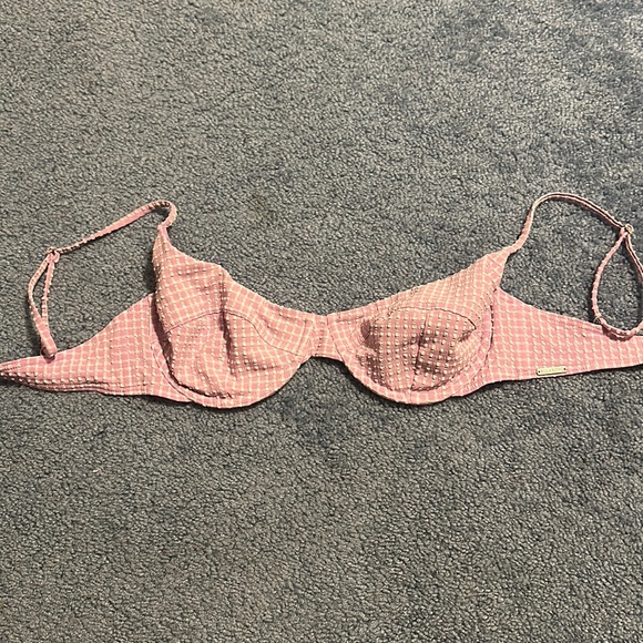 Purple polka dot billabong bikini top - Picture 1 of 3